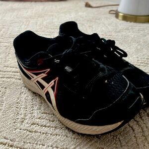 asics running shoes